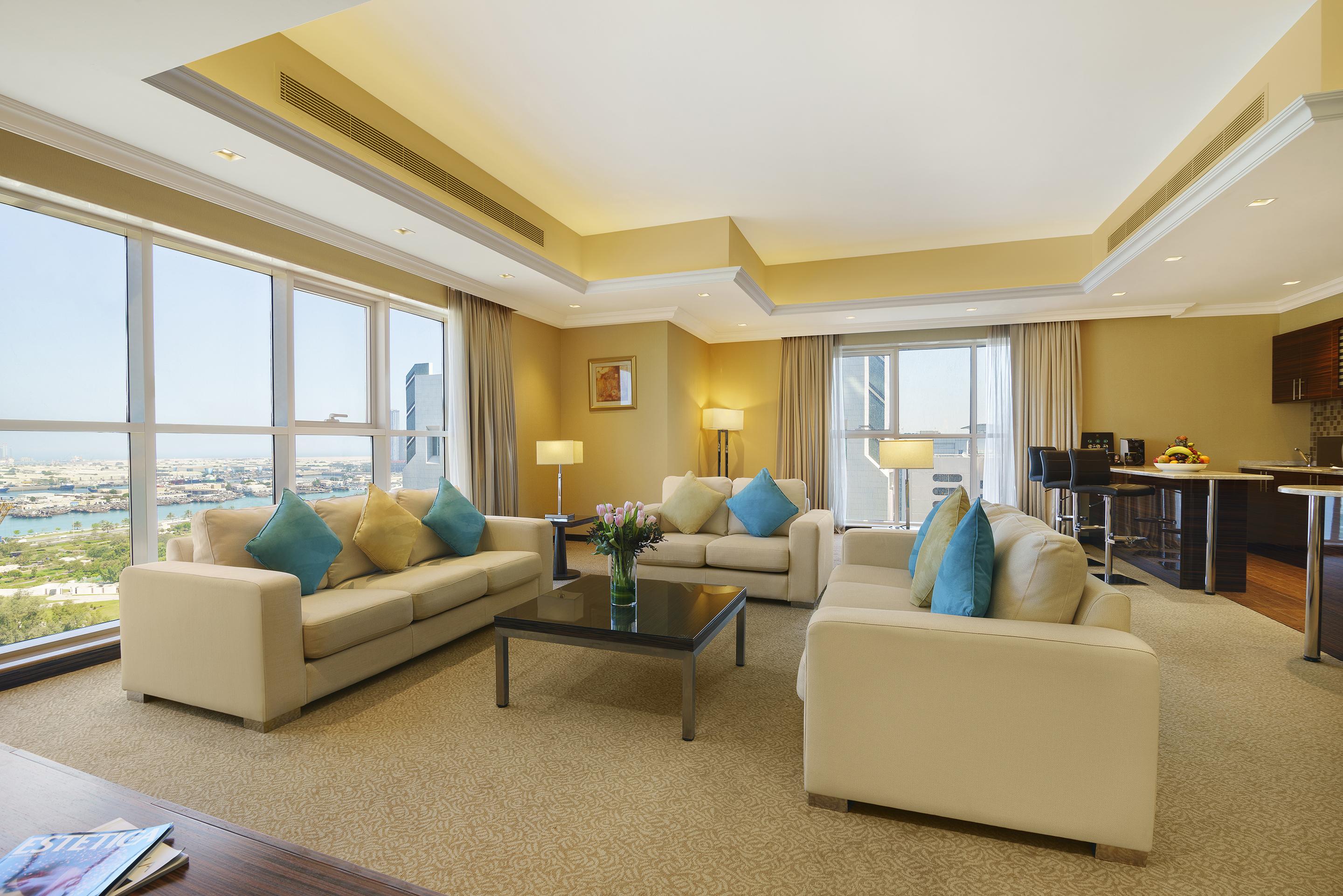 잔나 버즈 알 사라브 호텔 아부다비 외부 사진 A living room in a suite at the hotel