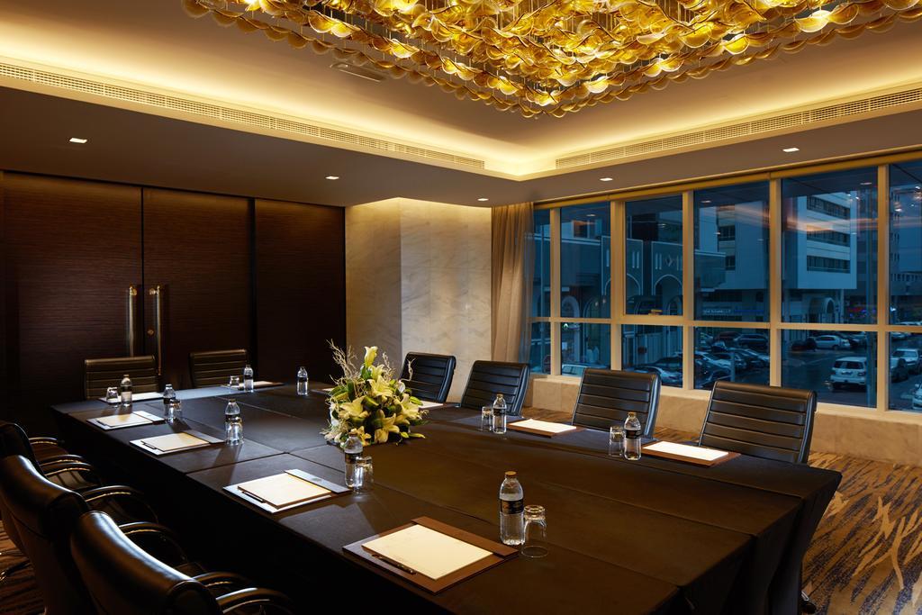 잔나 버즈 알 사라브 호텔 아부다비 외부 사진 Meeting room at The Oberoi, Mumbai